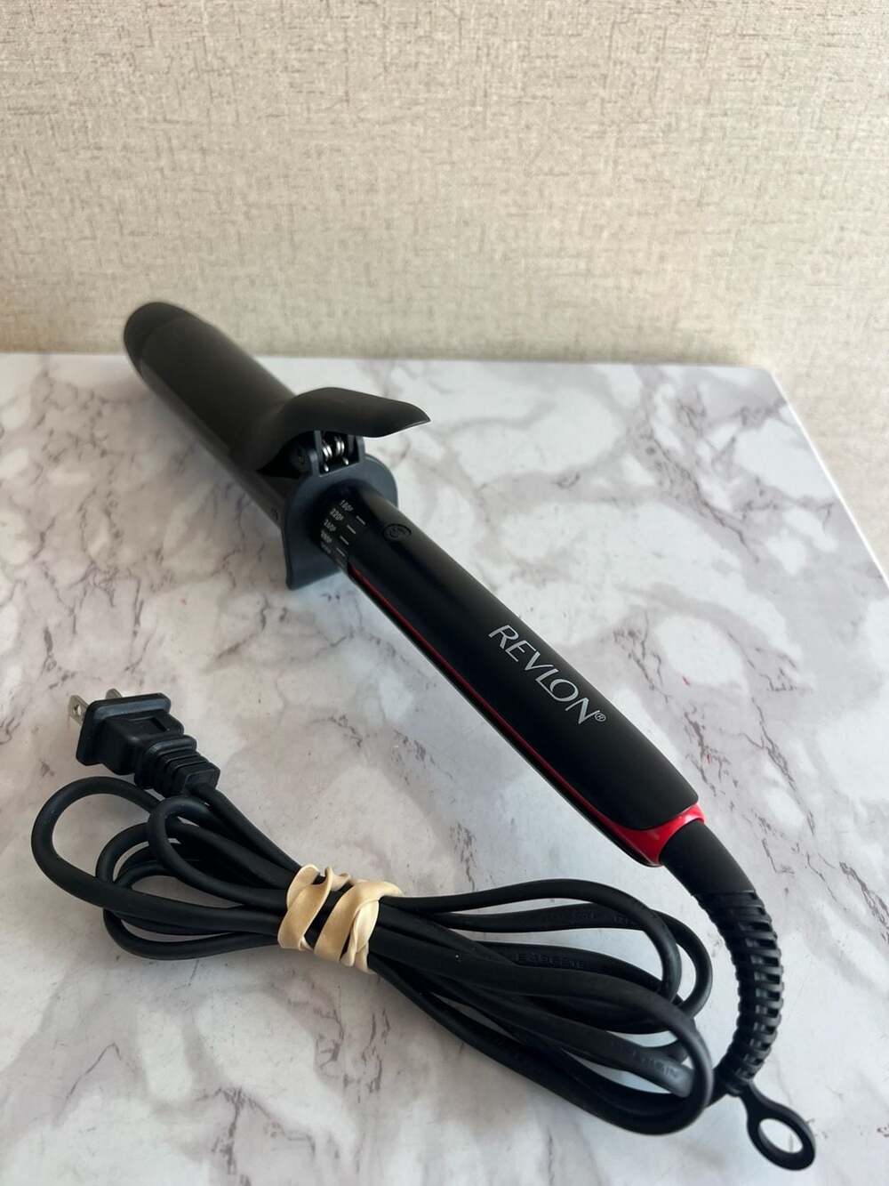 Revlon SmoothStay 1-1/2 inch Coconut Oil-Infused Curling Iron RVIR1191